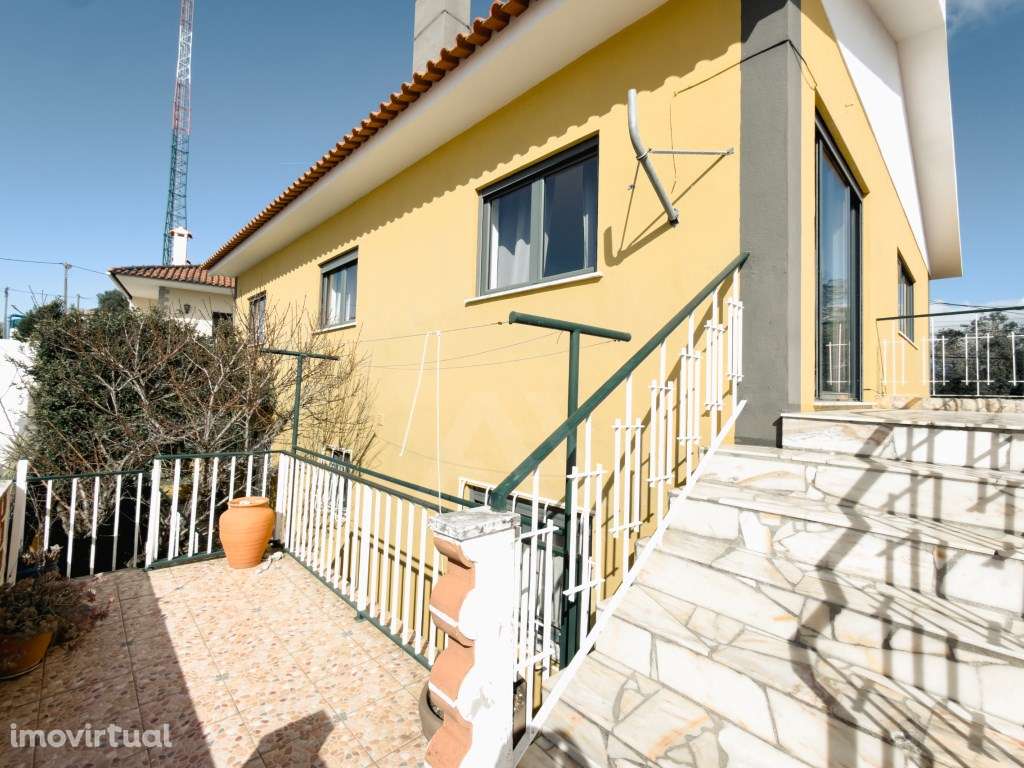 Moradia T4 em Alcabideche com Terraço e Garagem - Grande imagem: 3/42