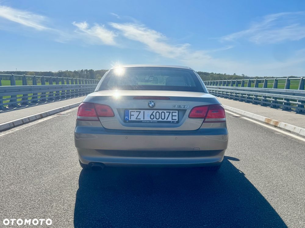 BMW Seria 3 320i - 9