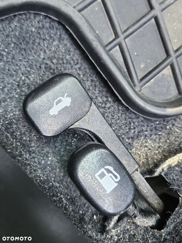 Hyundai Elantra - 21
