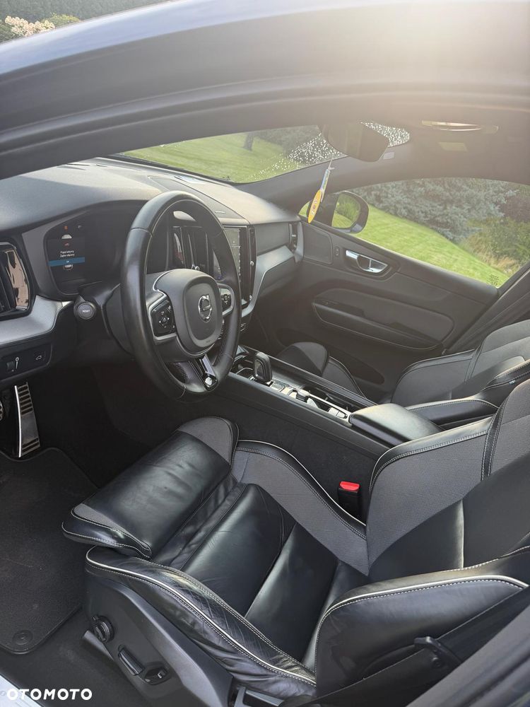 Volvo XC 60 B4 D AWD Plus Dark - 14