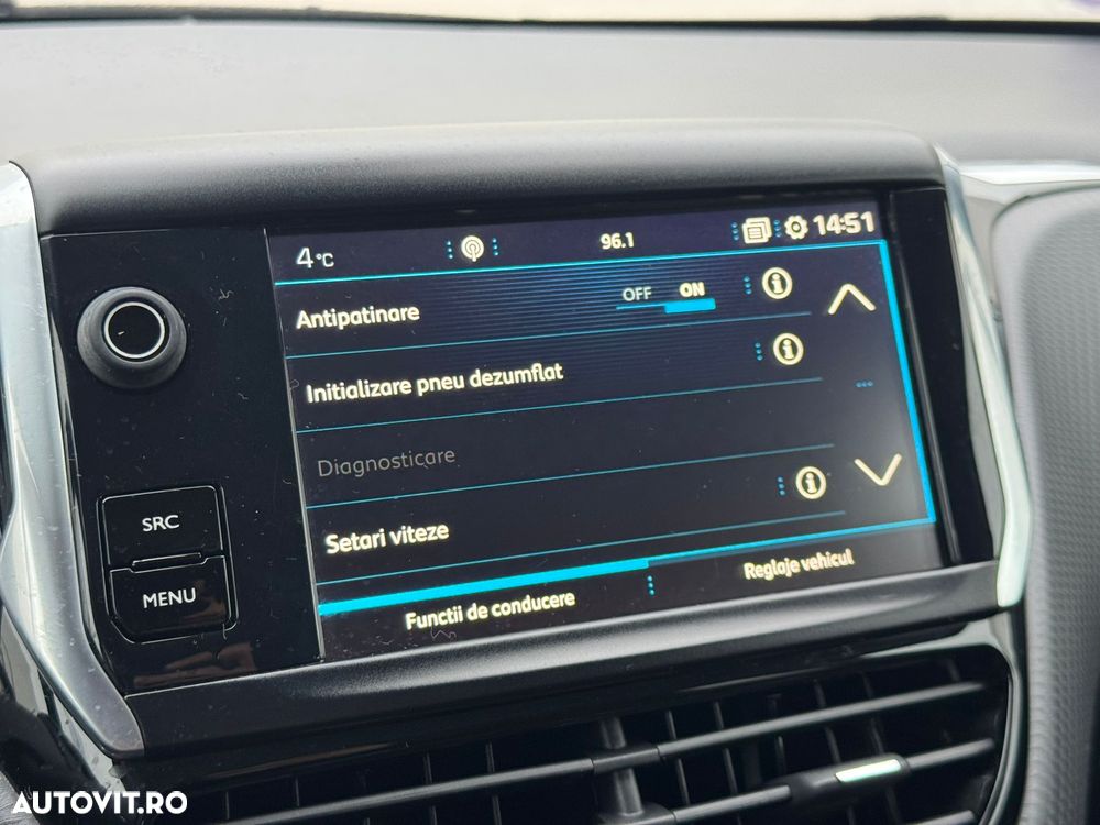 Peugeot 208 1.2 L PureTech Turbo S&S EAT6 Allure - 17