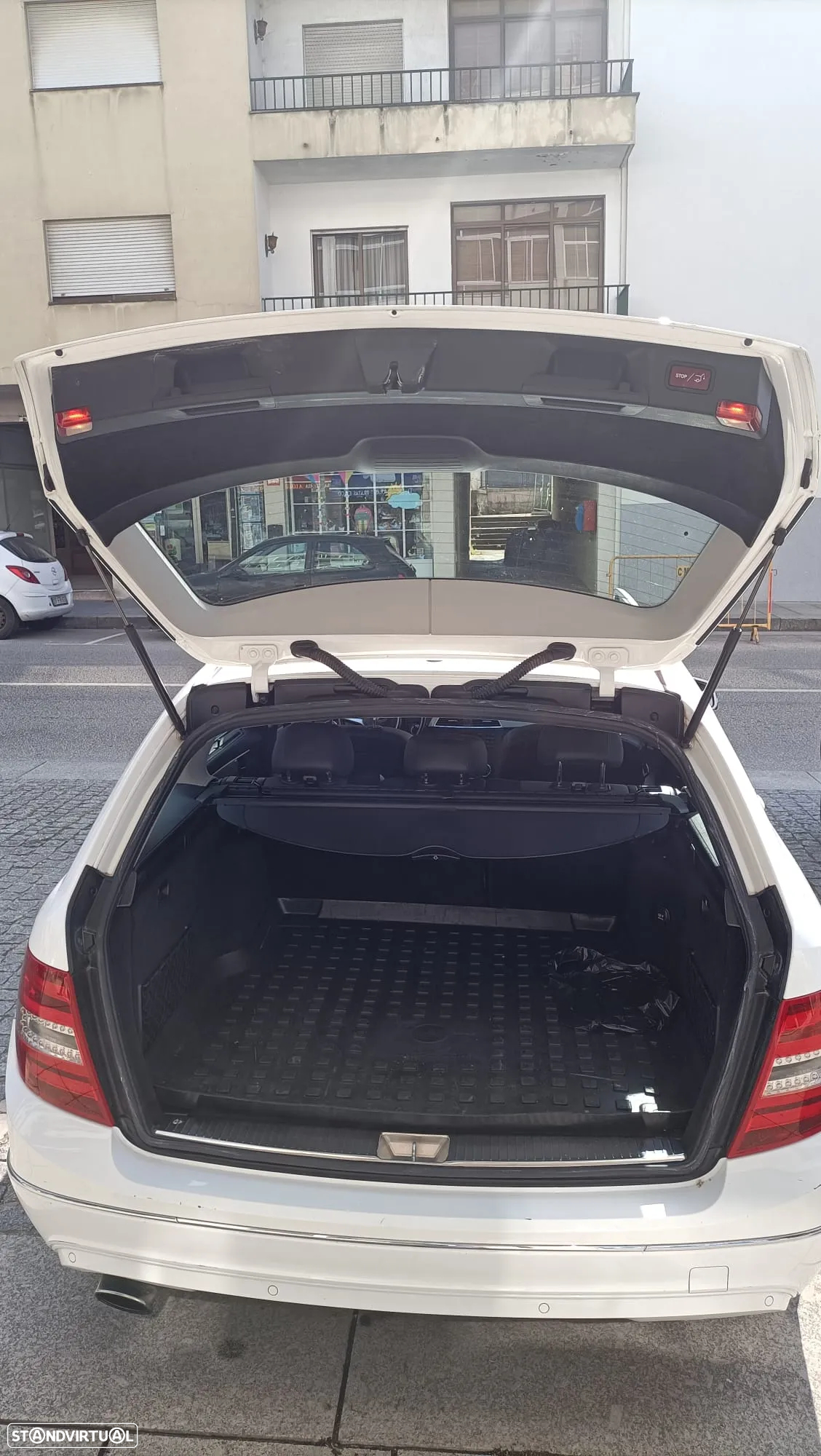 Mercedes-Benz 220 - 5