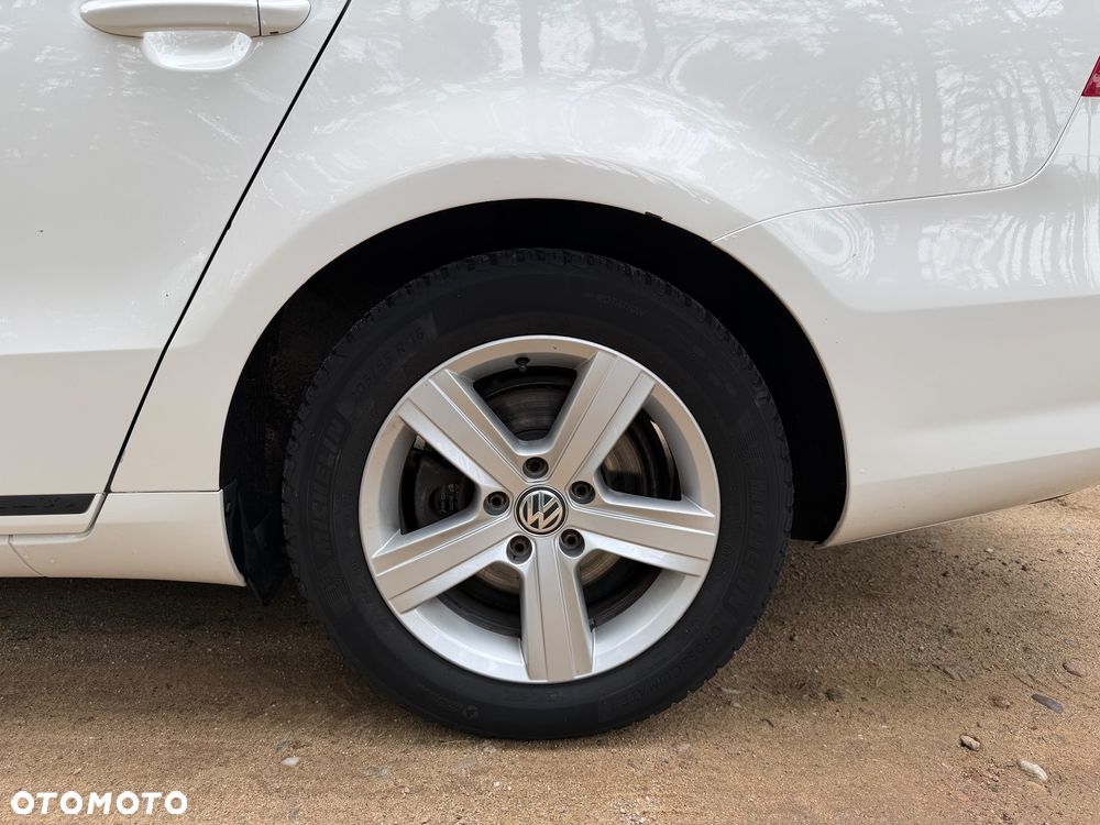 Volkswagen Passat 1.6 TDI Comfortline - 32