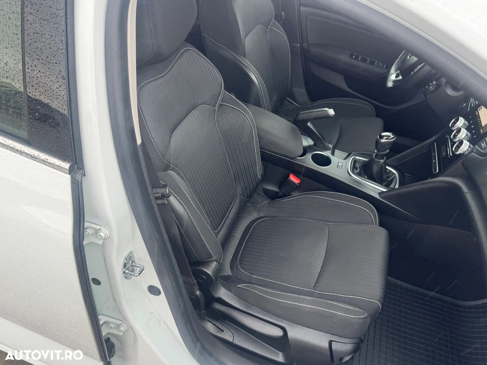 Renault Megane BLUE dCi 115 BUSINESS EDITION - 16