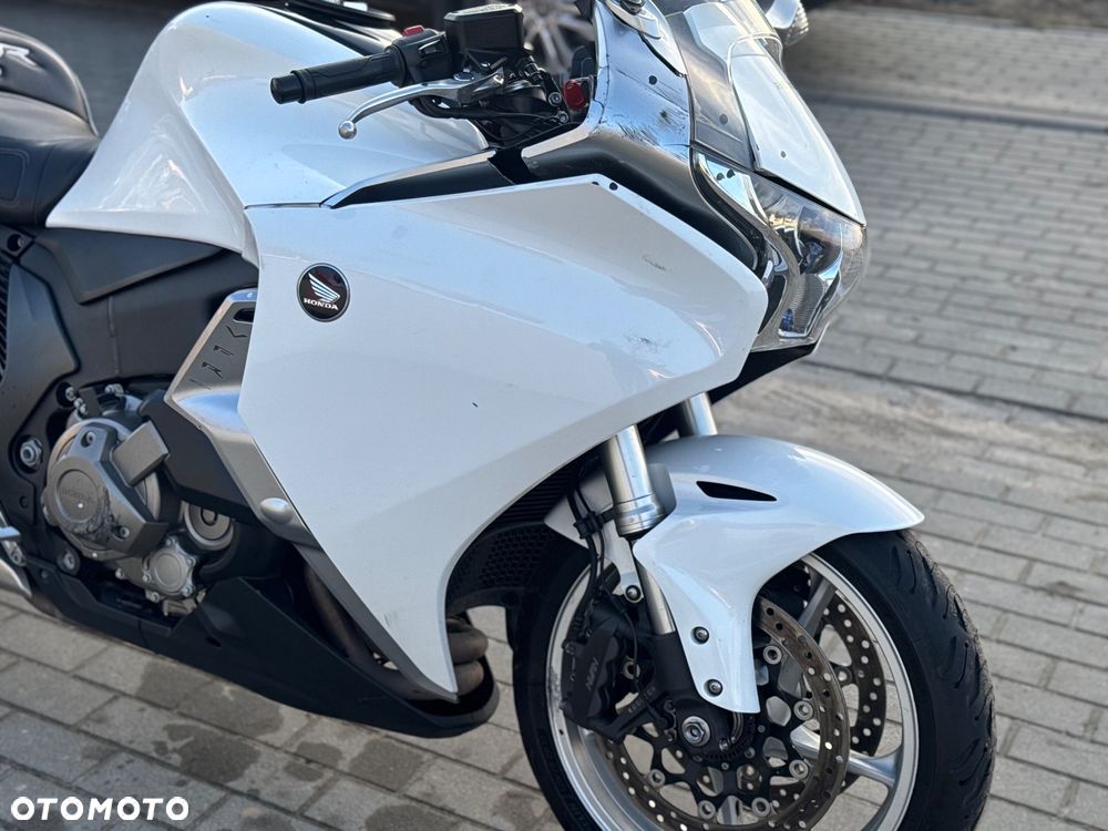 Honda VFR - 11