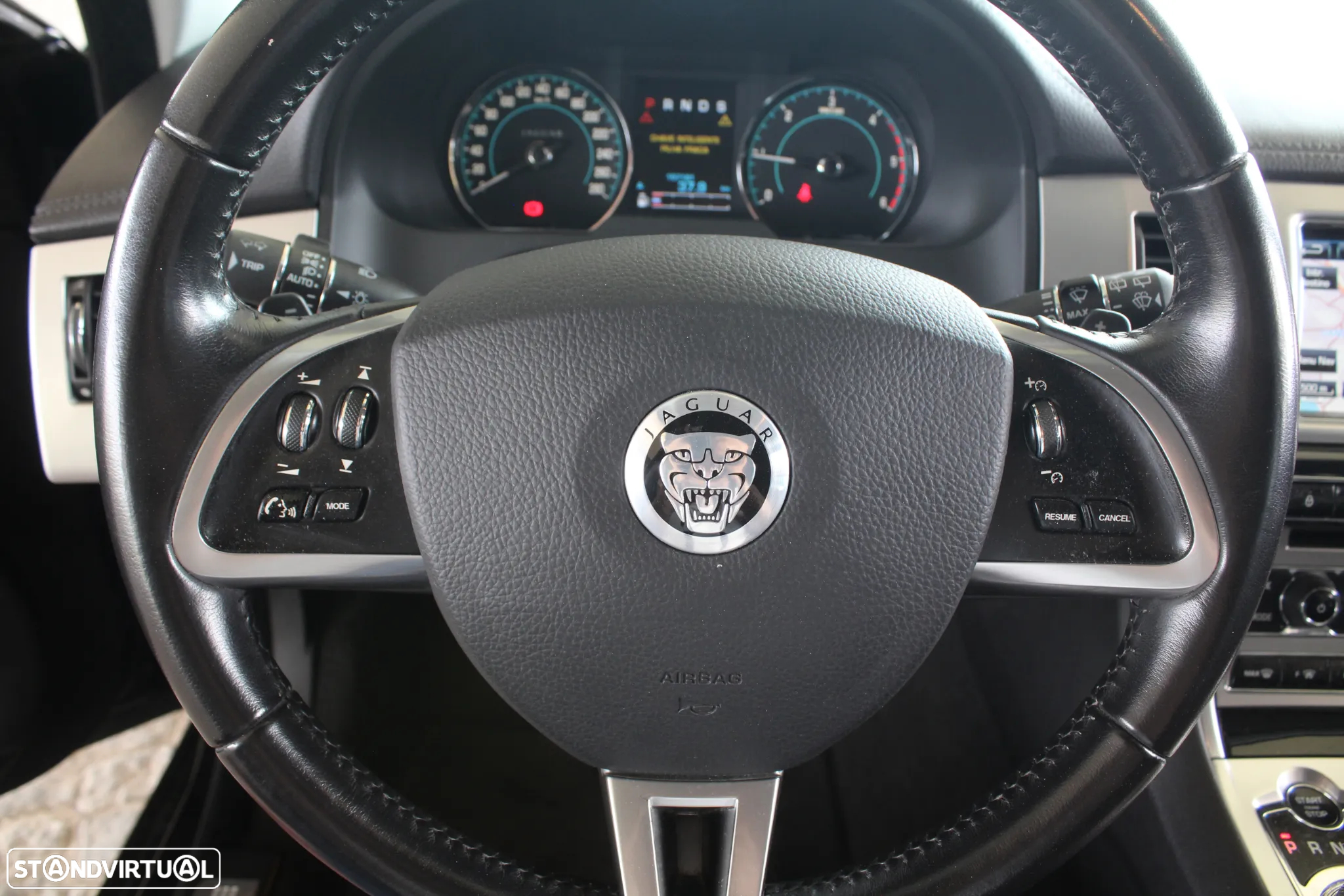 Jaguar XF Sportbrake 2.2 D R-Sport - 43