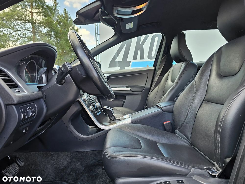 Volvo XC 60 D3 Geartronic Summum - 16