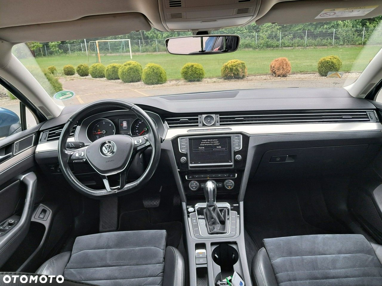 Volkswagen Passat - 11