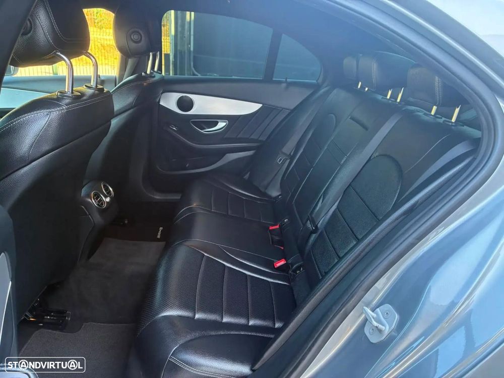Mercedes-Benz C 300 - 32