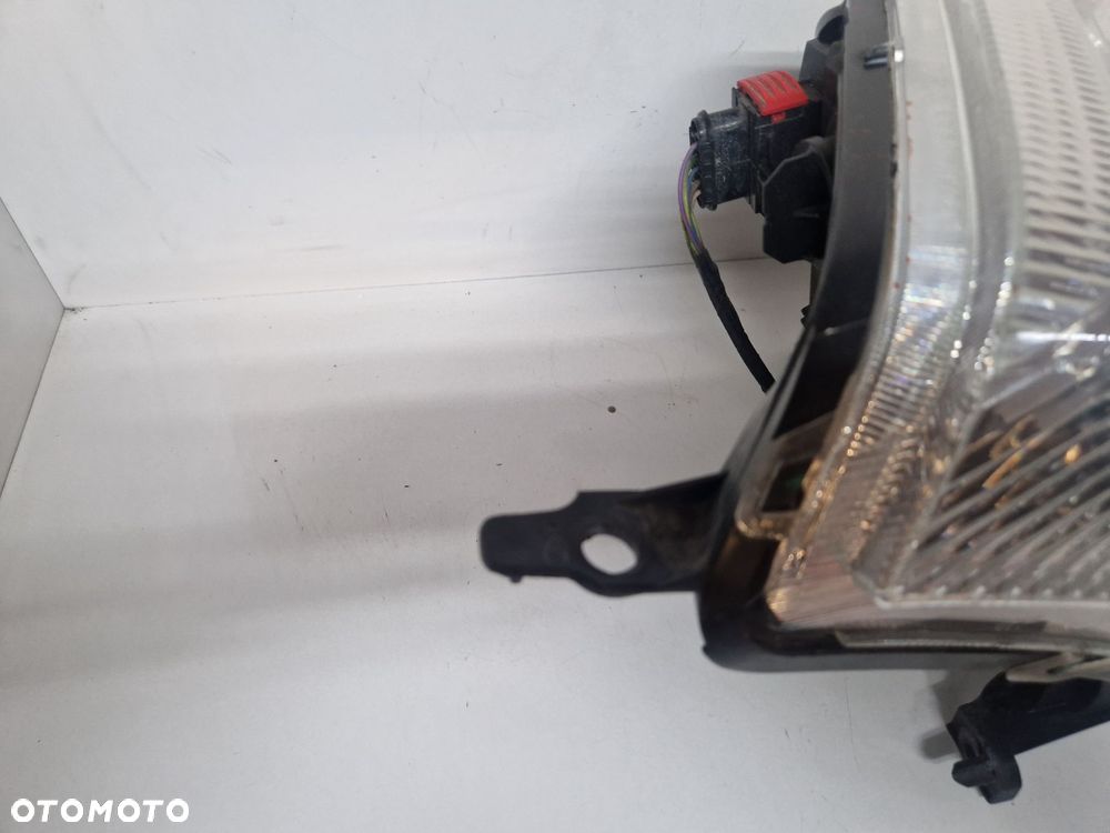 CITROEN C2 LAMPA PRAWA PRZÓD PRZEDNIA EU 9680128180 - 9