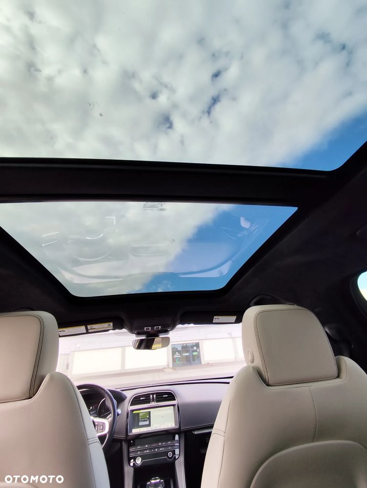 Jaguar F-Pace - 25