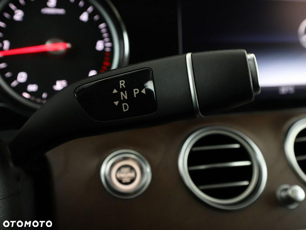 Mercedes-Benz Klasa E 220 d 4-Matic All-Terrain - 35