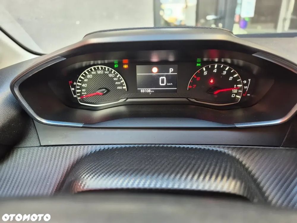 Peugeot 208 - 22