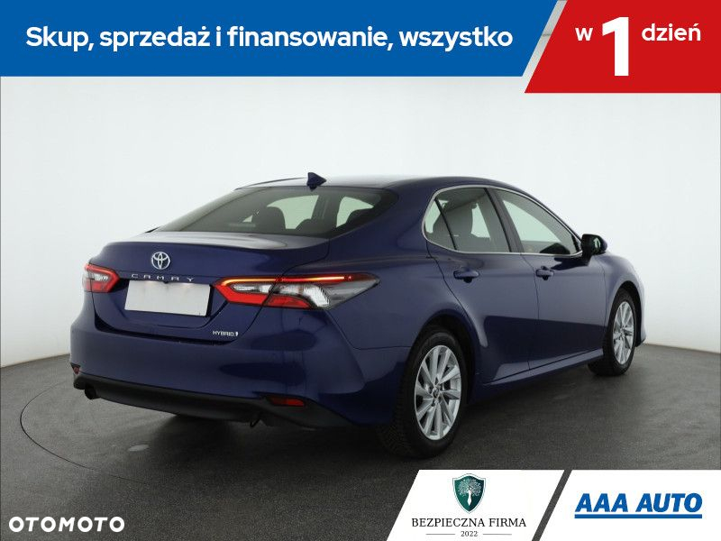 Toyota Camry - 6