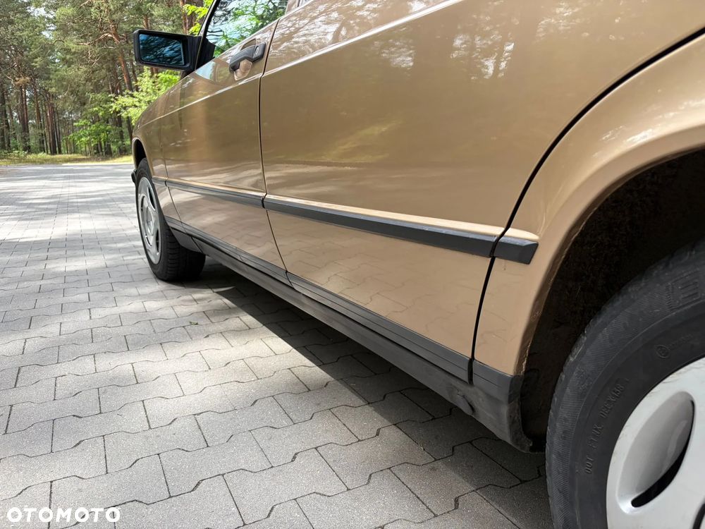 Mercedes-Benz W201 (190) - 13
