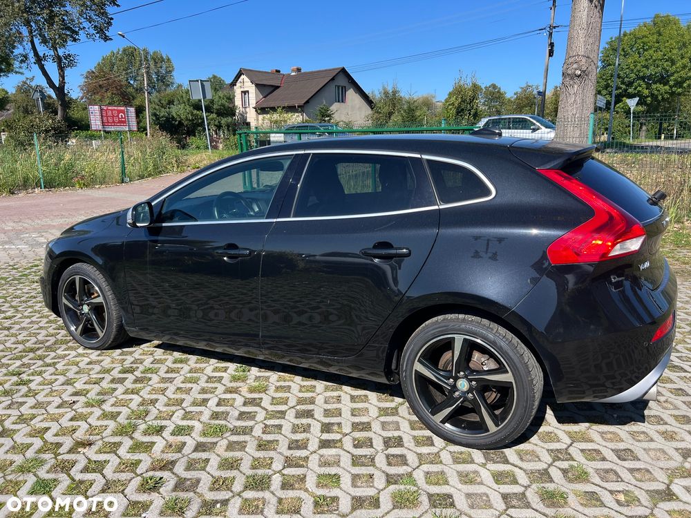 Volvo V40 D3 R-Design - 22