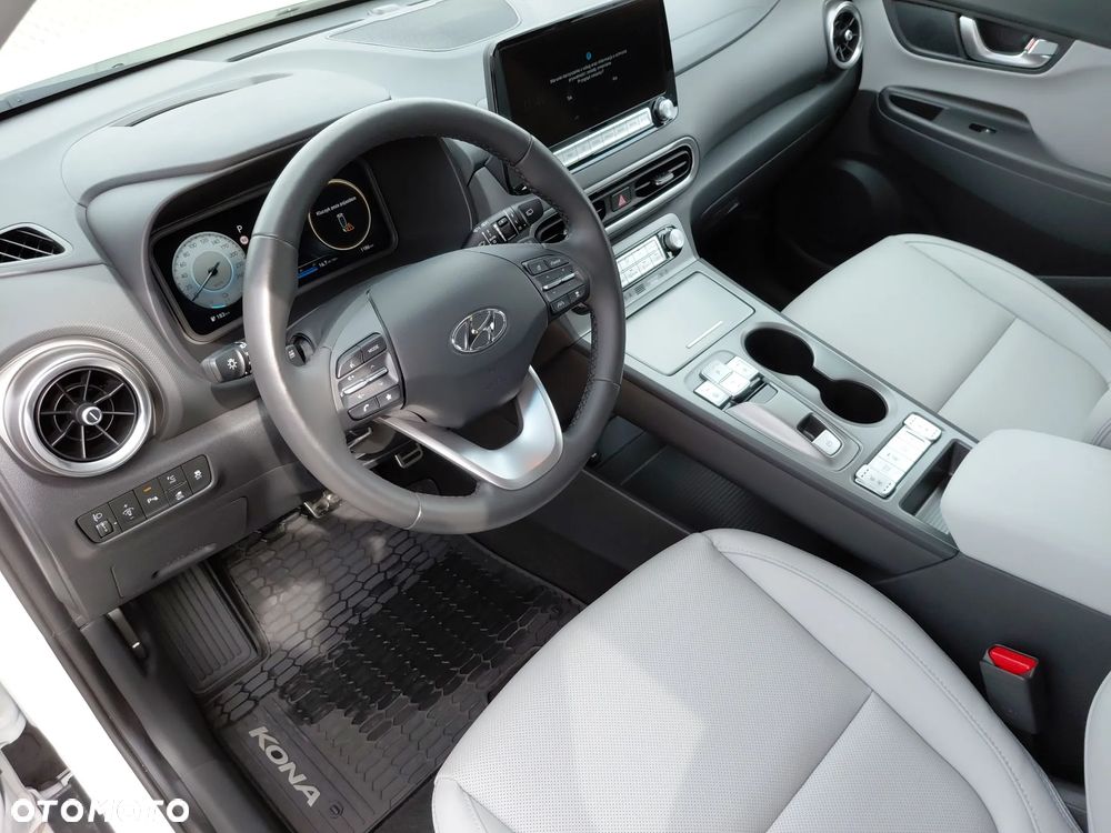 Hyundai Kona 64kWh Executive - 9