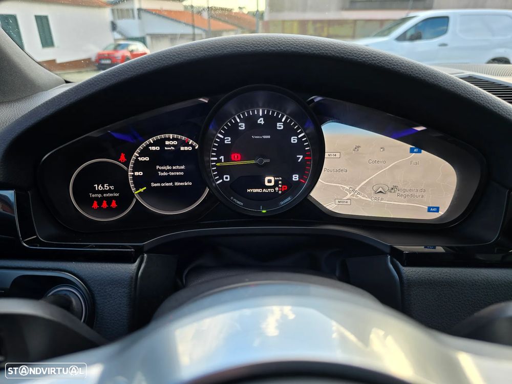 Porsche Cayenne Coupé E-Hybrid - 16