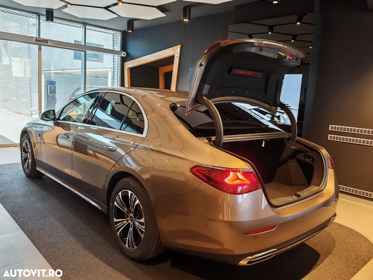 Mercedes-Benz E 220 d MHEV 4MATIC Aut. - 17