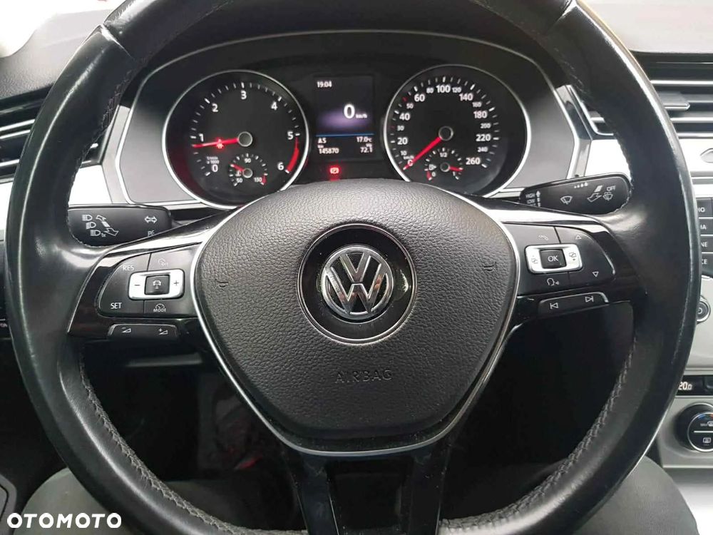 Volkswagen Passat - 7