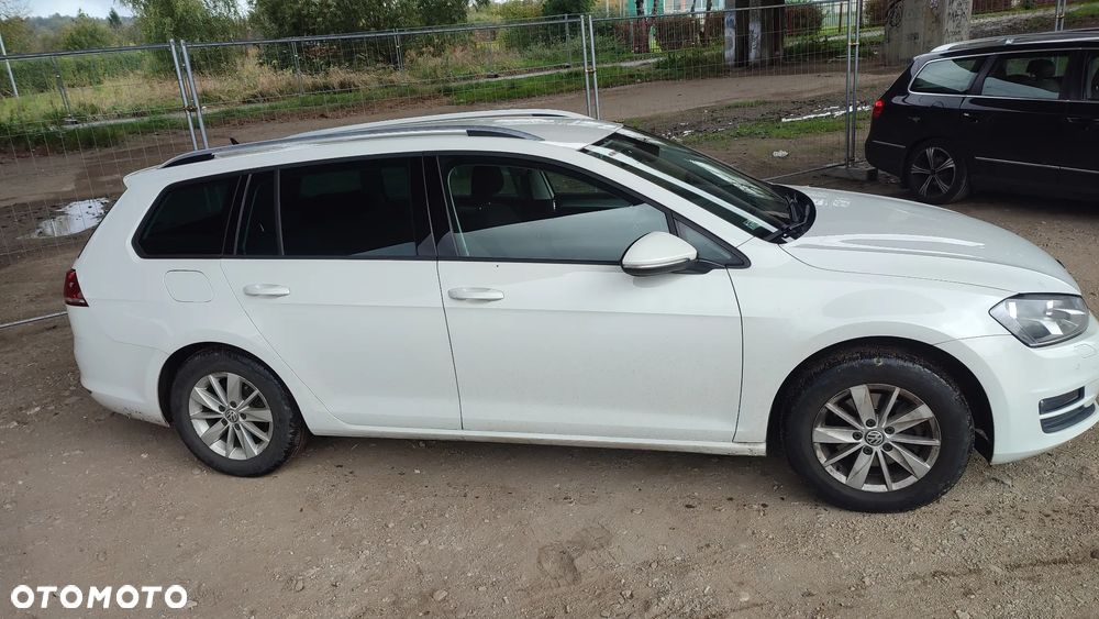 Volkswagen Golf VII 1.2 TSI BMT Comfortline - 27