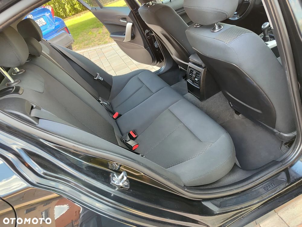BMW Seria 1 116d Sport Line - 29