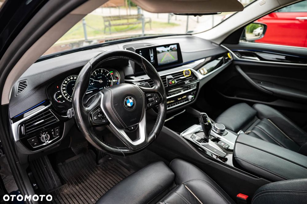 BMW Seria 5 520d Luxury Line - 10