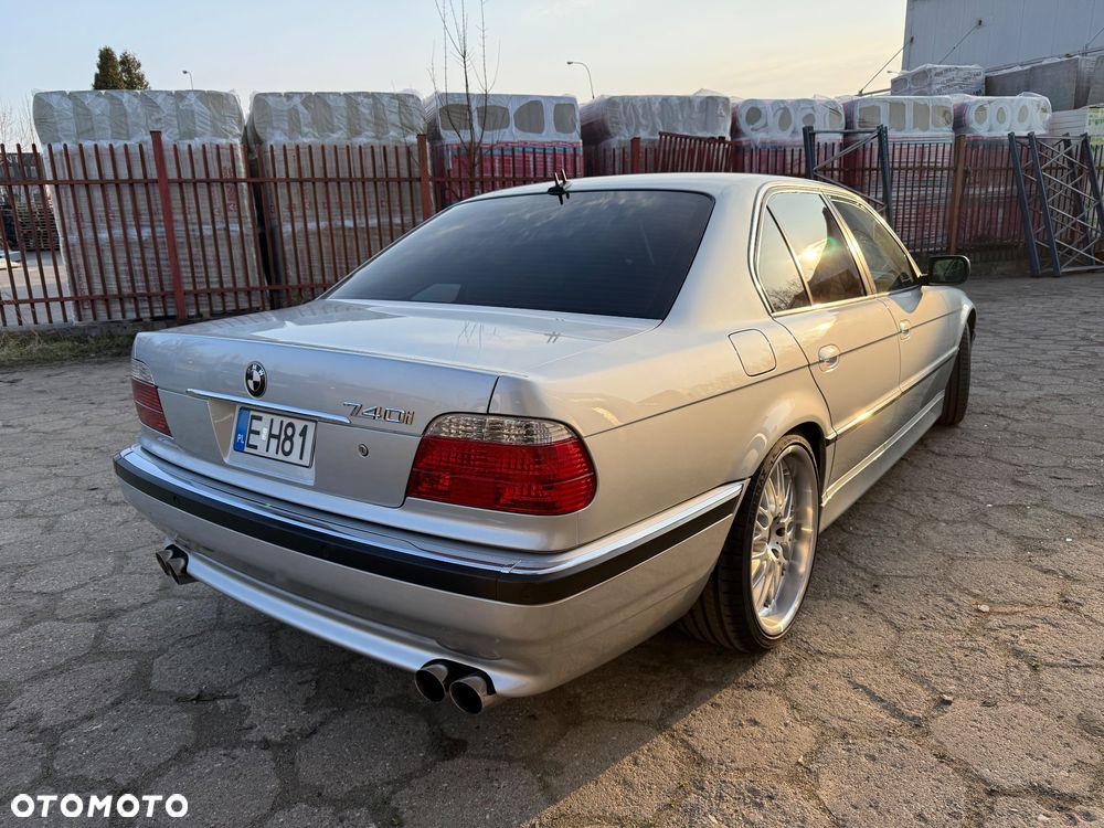 BMW Seria 7 740i - 7