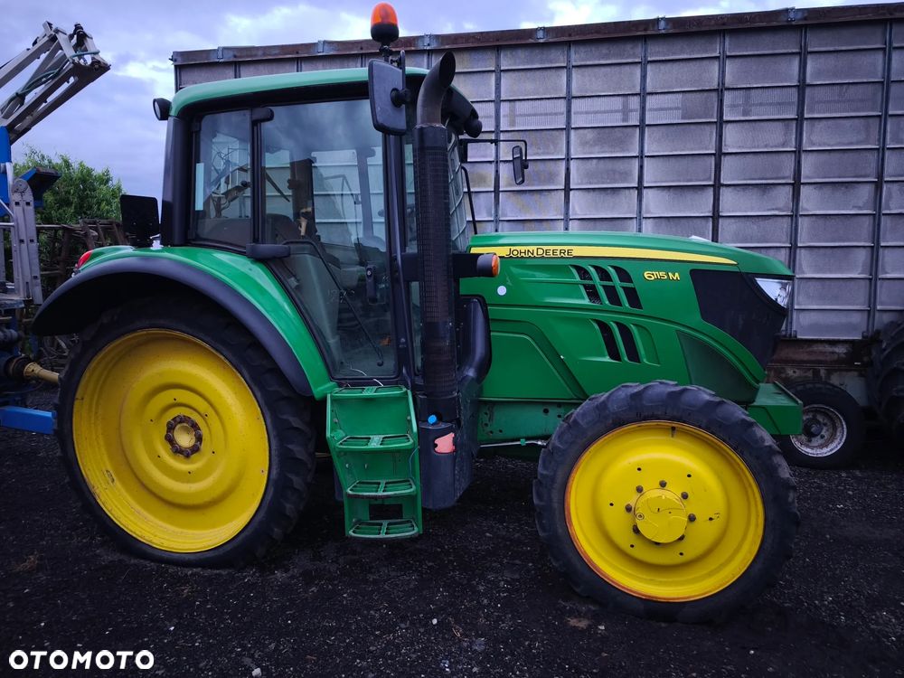 John Deere 6115M - 8