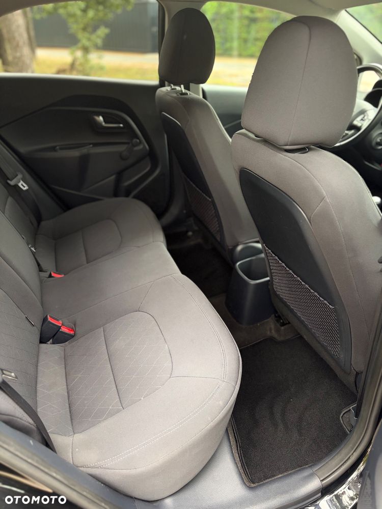 Kia Rio 1.2 L - 16