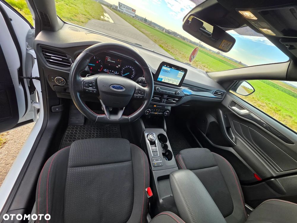 Ford Focus 1.5 TDCi DPF Start-Stopp-System ST-Line - 10