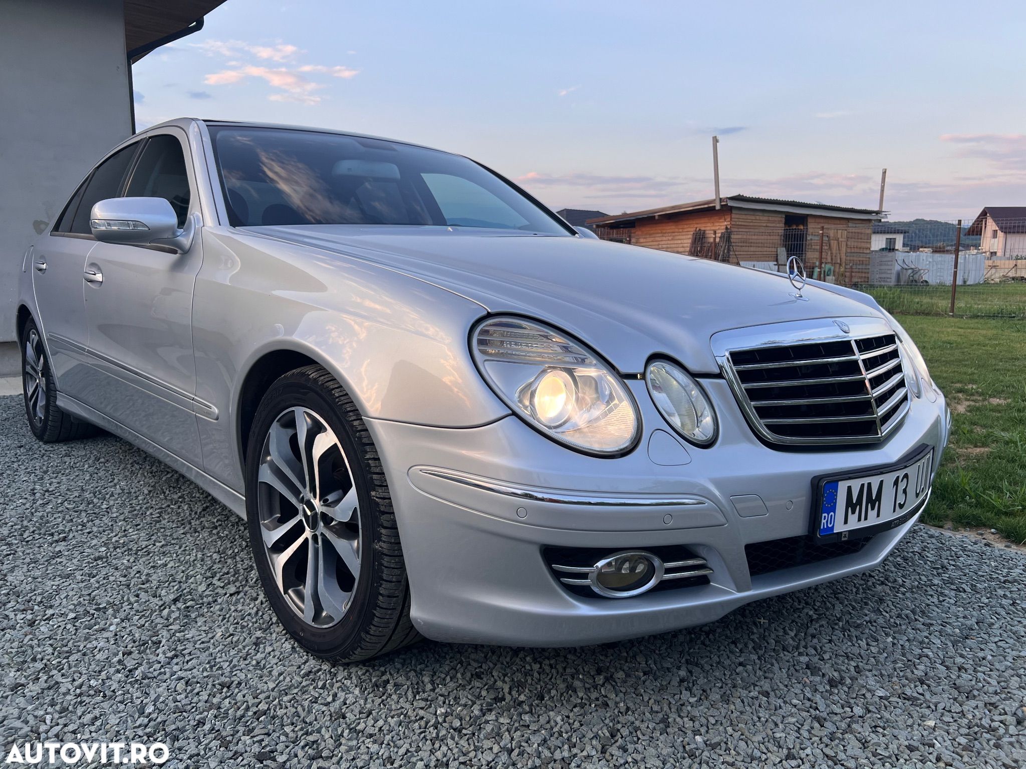 Mercedes-Benz E 320 CDI Avantgarde DPF Sport Edition - 1