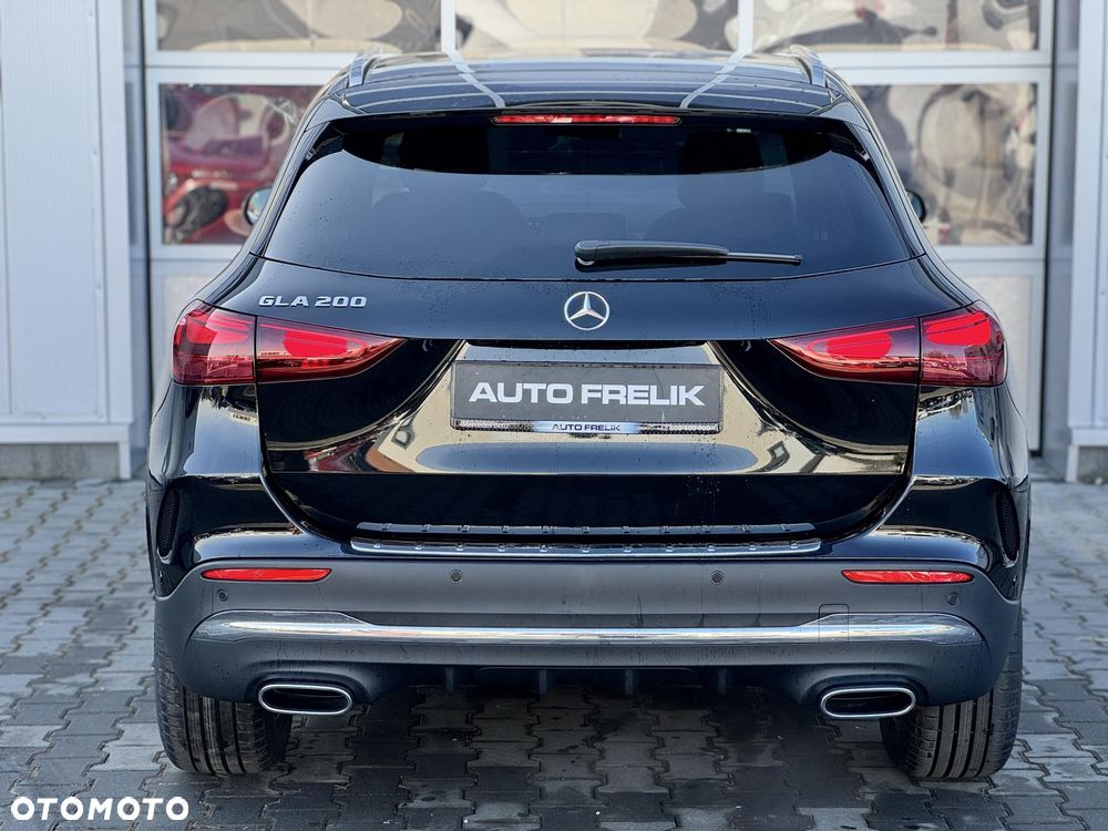 Mercedes-Benz GLA 200 AMG Line - 10