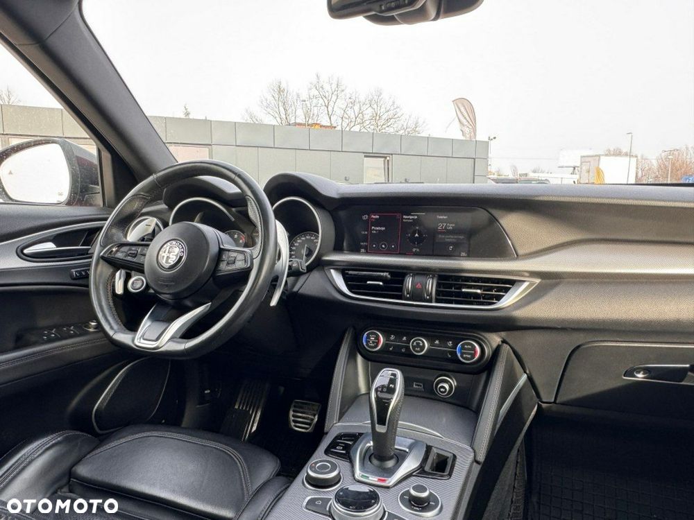 Alfa Romeo Stelvio - 14