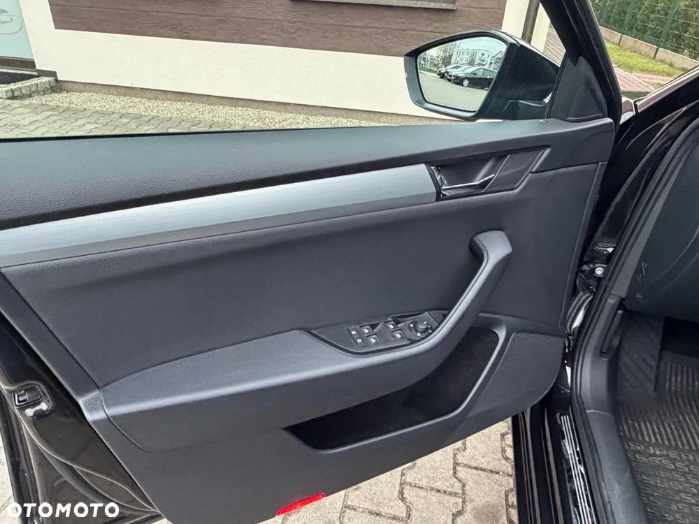 Skoda Superb 2.0 TDI L&K DSG - 20