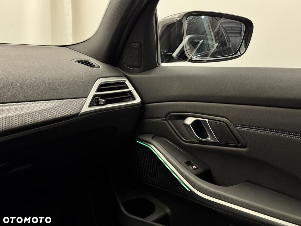 BMW Seria 3 320d mHEV M Sport - 28