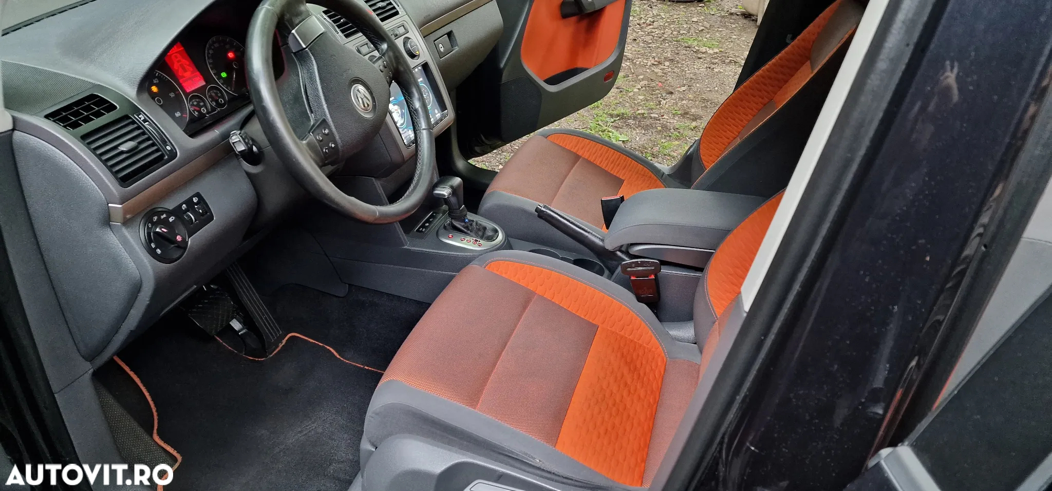 Volkswagen Touran 2.0 TDI DPF DSG Cross - 5