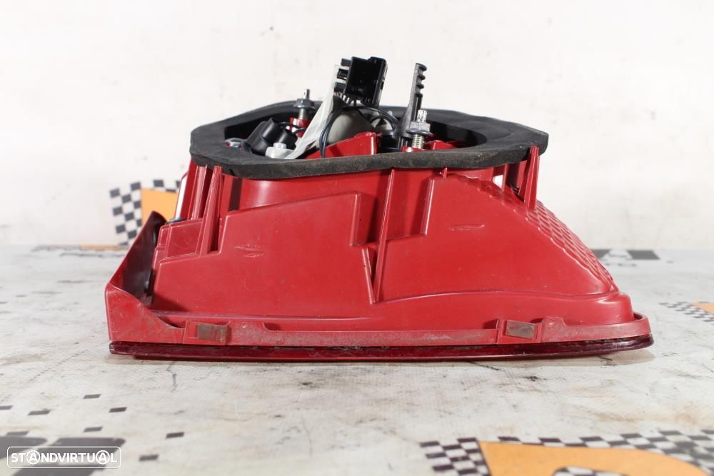 Farolim Direito Volkswagen Passat (362)  90004896 / Mala Passageiro - 6