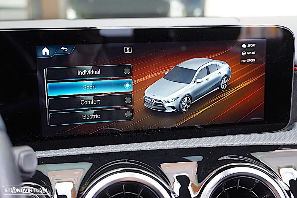 Mercedes-Benz A 250 Limousine e AMG Line - 33