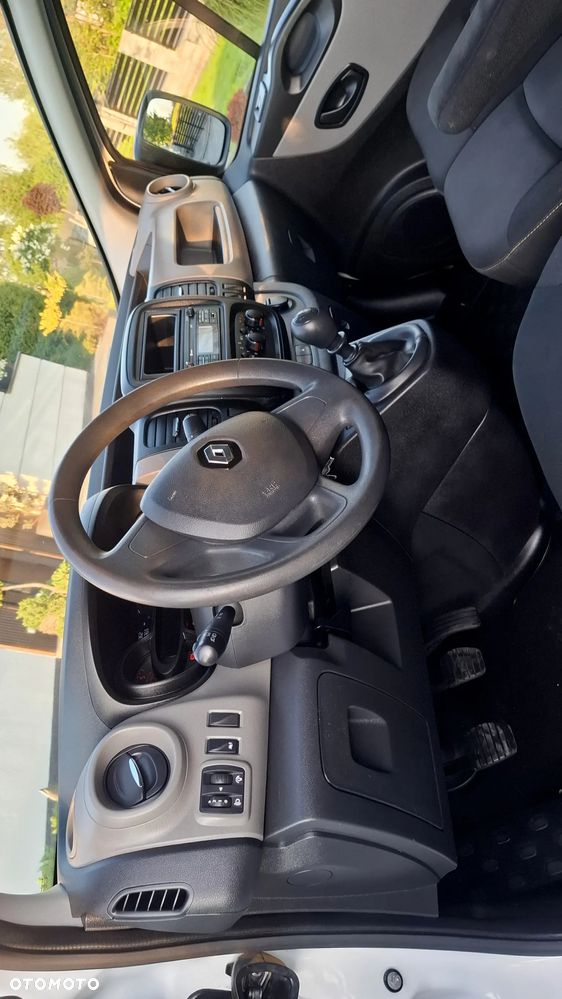 Renault Trafic - 12