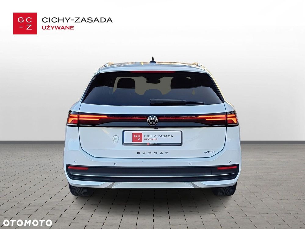 Volkswagen Passat - 4