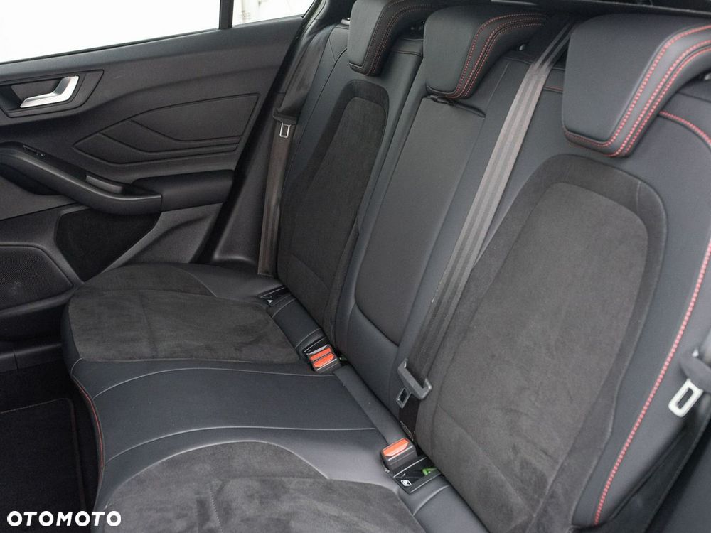 Ford Focus 2.3 EcoBoost ST X - 27