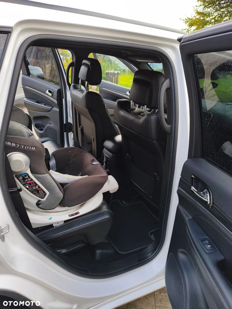 Jeep Grand Cherokee - 21