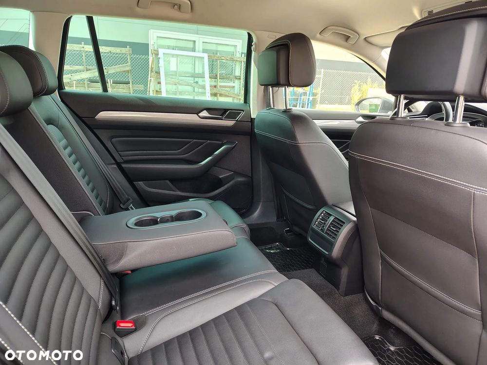 Volkswagen Passat 2.0 TSI Business DSG - 14