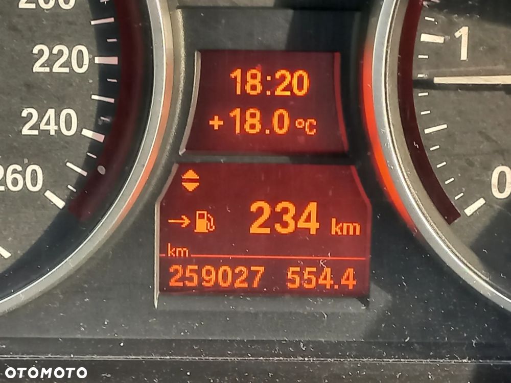 BMW X1 sDrive18d xLine - 8