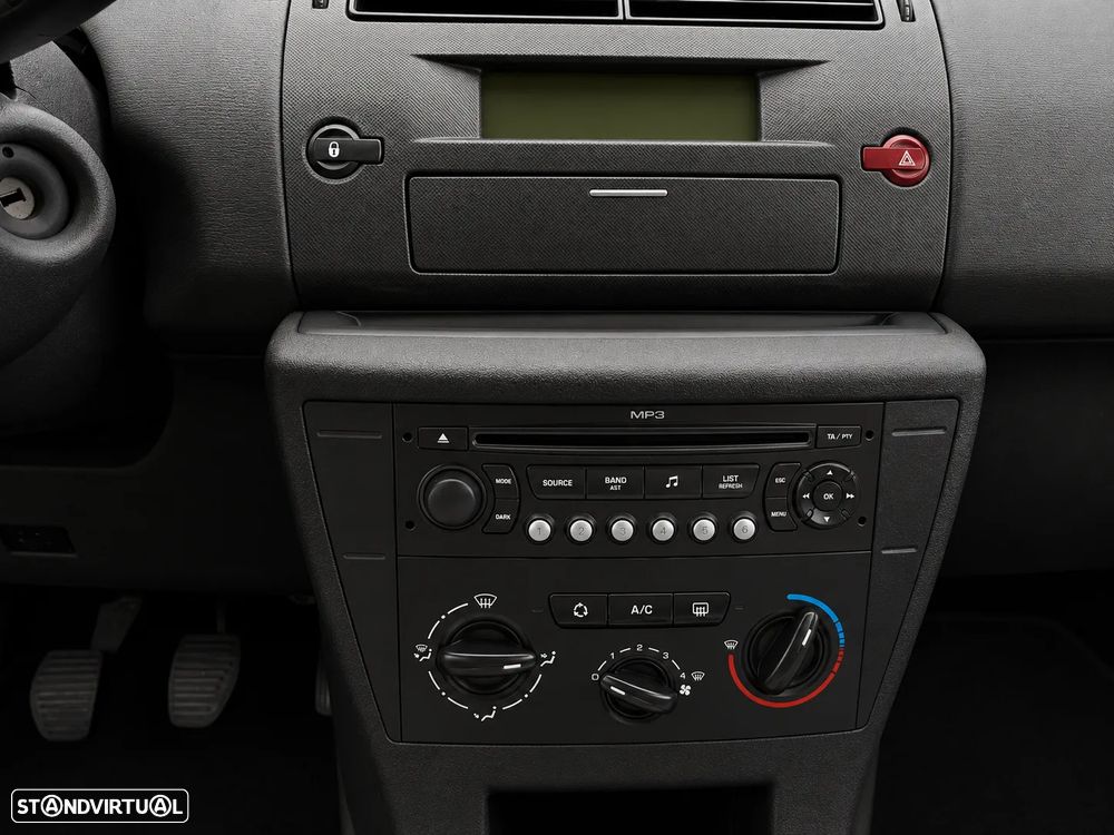 Citroën C4 1.4 16V VTR - 10