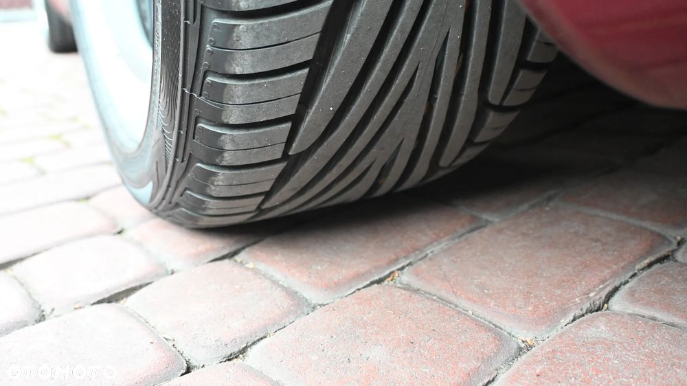 Porsche 911 Carrera - 28