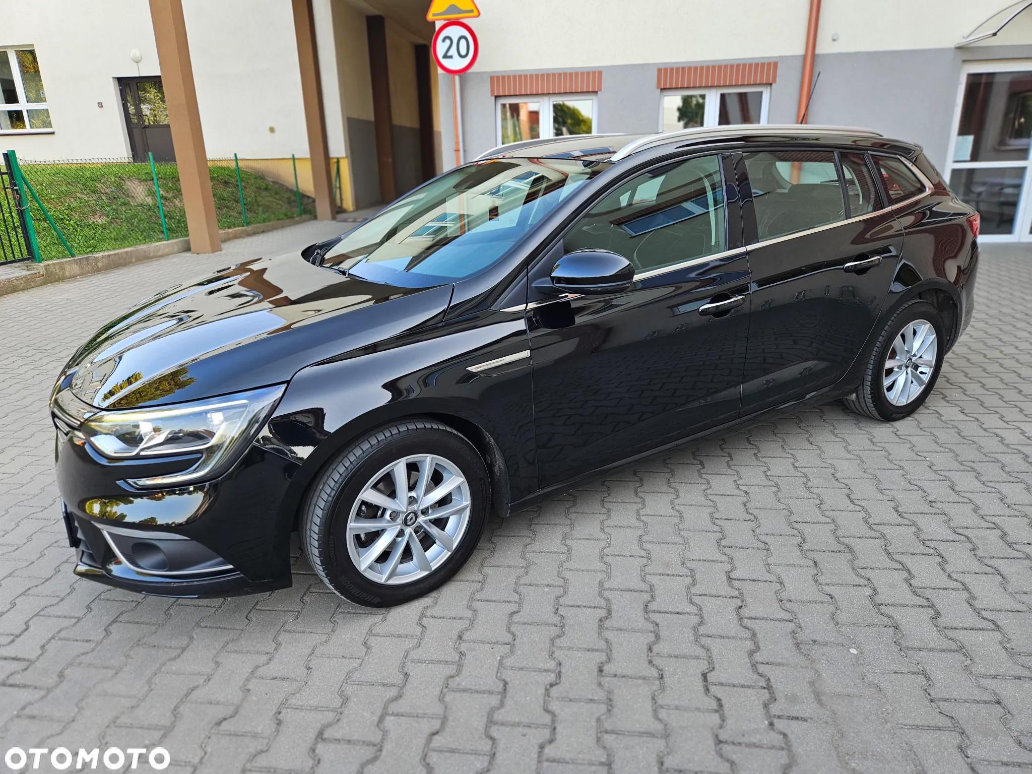 Renault Megane Grandtour ENERGY TCe 130 INTENS - 9
