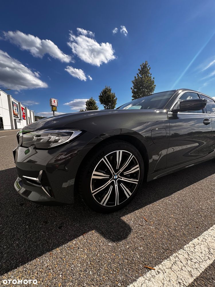 BMW Seria 3 330e Luxury Line - 2
