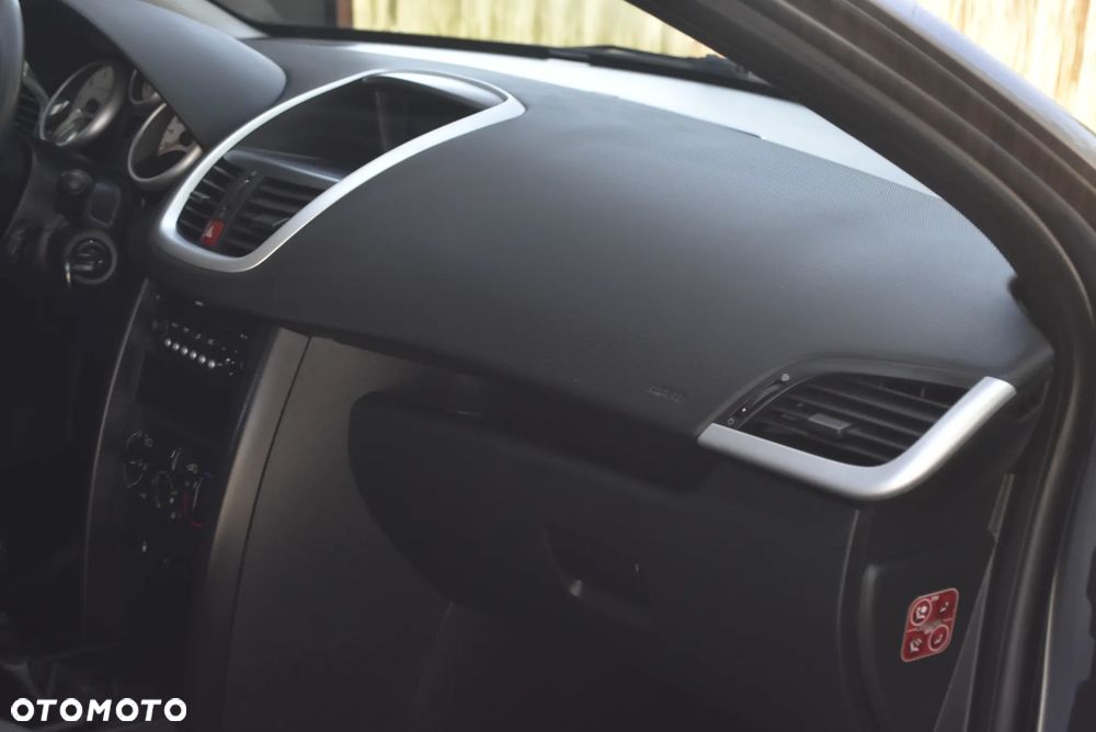 Peugeot 207 1.4 16V Trendy - 13
